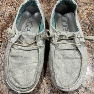 Women’s Hey Dude Shoes, size 6